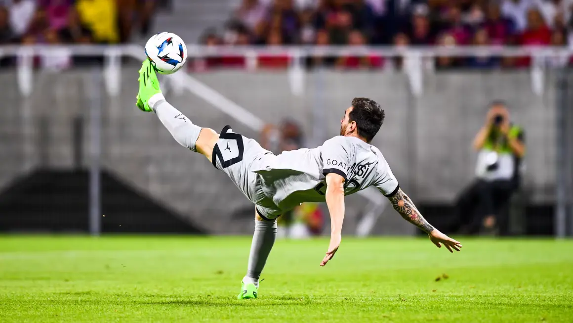 messi 倒掛金鉤 Bicycle Kick