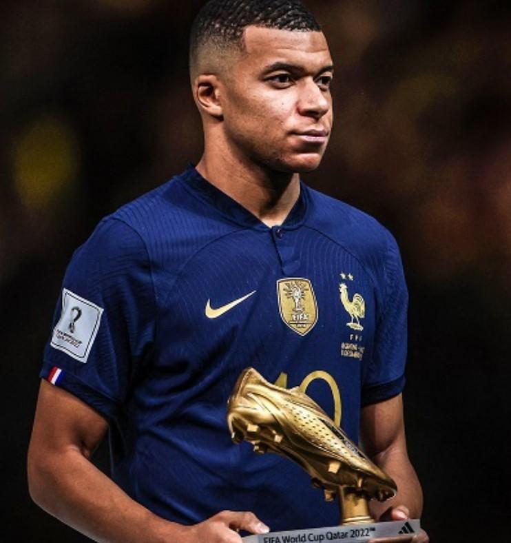 基利安·姆巴佩榮獲金靴獎