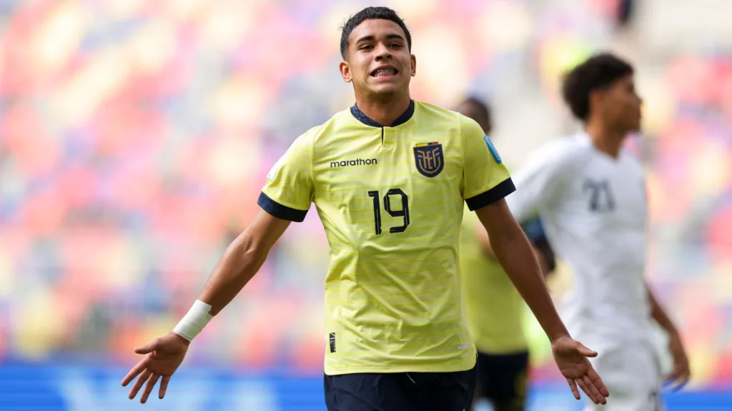 肯德里·帕埃斯（Kendry Paez，厄瓜多）